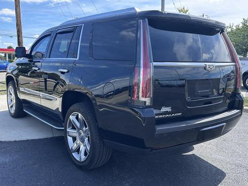 2016 Cadillac Escalade Luxury
