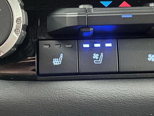 2022 Toyota Tundra Hybrid Platinum