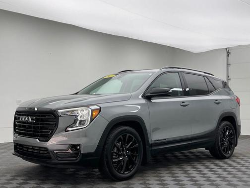 Sterling Metallic 2023 GMC Terrain SLT
