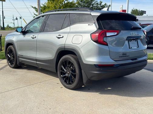 Sterling Metallic 2023 GMC Terrain SLT