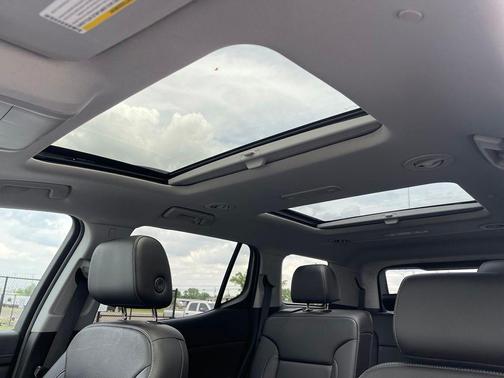 Summit White 2022 GMC Acadia AWD SLT