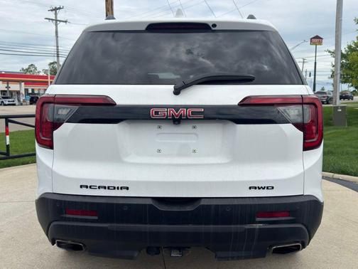 Summit White 2022 GMC Acadia AWD SLT