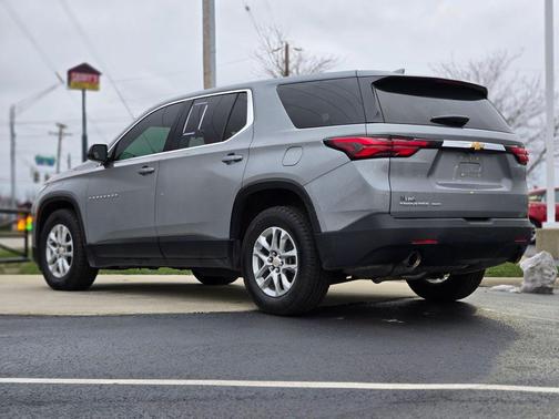 2023 Chevrolet Traverse LS
