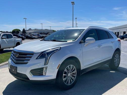 Crystal White Tricoat 2017 Cadillac XT5 Luxury