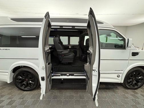 2025 GMC Savana 2500 Work Van