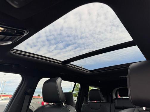 Velvet Red Pearlcoat 2024 Jeep Grand Cherokee L Overland