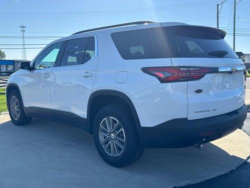 Summit White 2024 Chevrolet Traverse LT Cloth