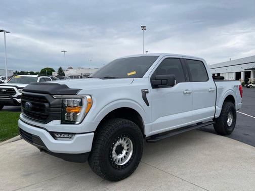 Space White Metallic 2021 Ford F-150 XLT