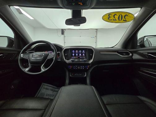 2023 GMC Acadia AWD AT4