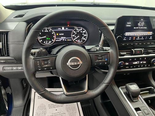 2024 Nissan Pathfinder SL FWD
