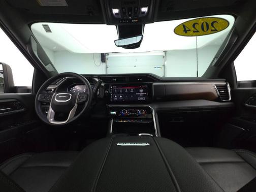 2024 GMC Sierra 2500 Denali