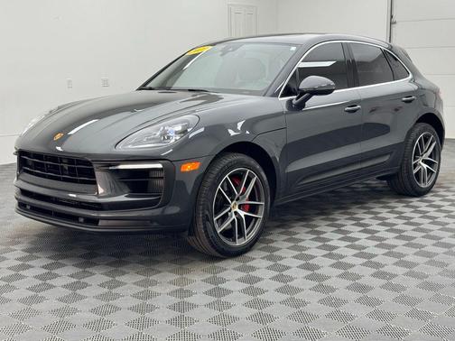 Volcano Grey Metallic 2022 Porsche Macan Macan