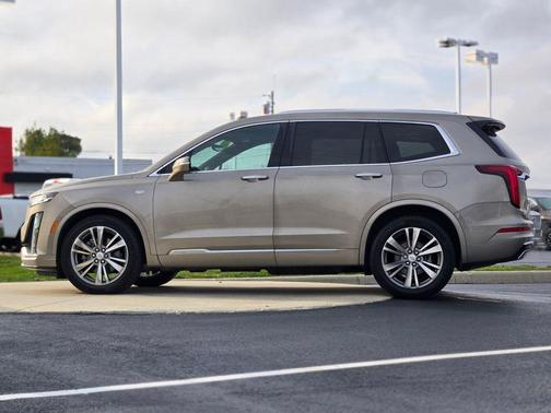 2022 Cadillac XT6 Premium Luxury FWD