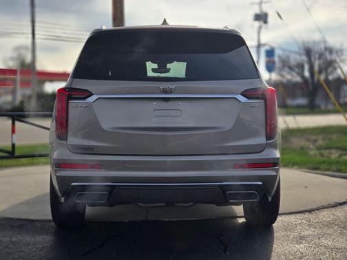 2022 Cadillac XT6 Premium Luxury FWD