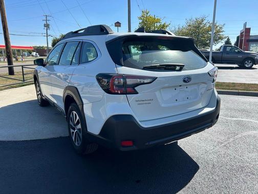 2023 Subaru Outback Base