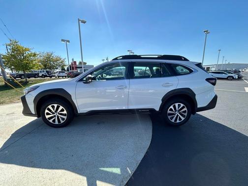 2023 Subaru Outback Base