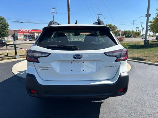 2023 Subaru Outback Base