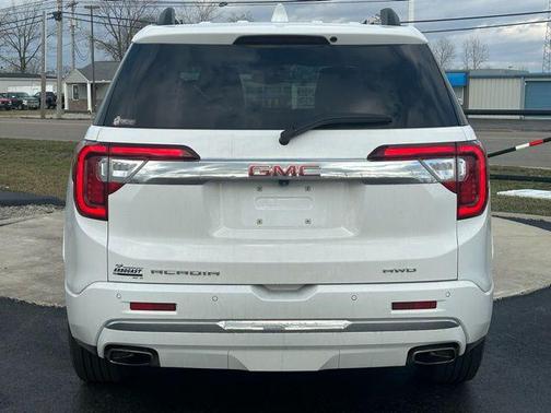 2023 GMC Acadia Denali
