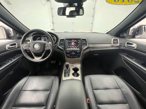 Brilliant Black Crystal Pearlcoat 2016 Jeep Grand Cherokee Limited