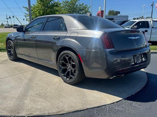 Granite Crystal Metallic Clearcoat 2019 Chrysler 300 Touring