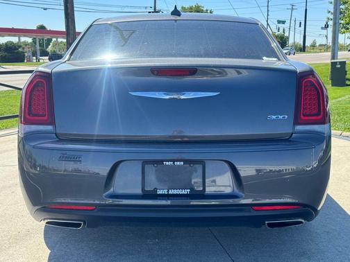 Granite Crystal Metallic Clearcoat 2019 Chrysler 300 Touring