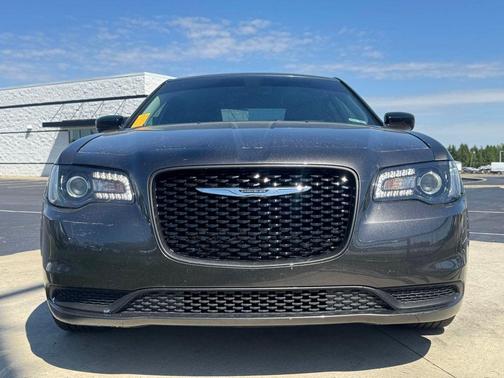 Granite Crystal Metallic Clearcoat 2019 Chrysler 300 Touring
