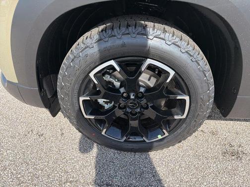 Zircon Sand Metallic 2026 Mazda CX-50 2.5 S Meridian Edition