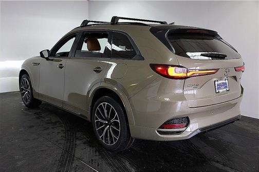 Zircon Sand Metallic 2026 Mazda CX-70 CX-70