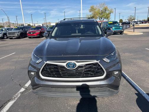 2023 Toyota Highlander Hybrid XLE