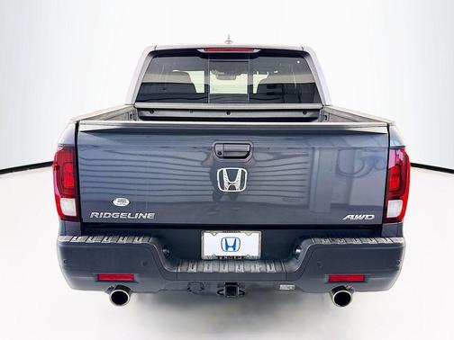 Modern Steel Metallic 2023 Honda Ridgeline RTL-E