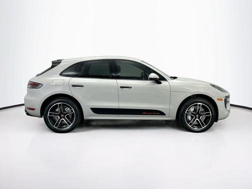 2020 Porsche Macan Turbo