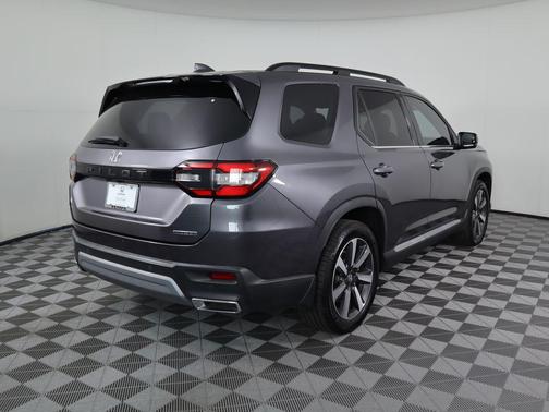 2023 Honda Pilot Touring 8-Passenger