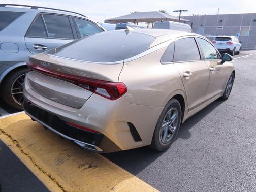 2022 Kia K5 LXS