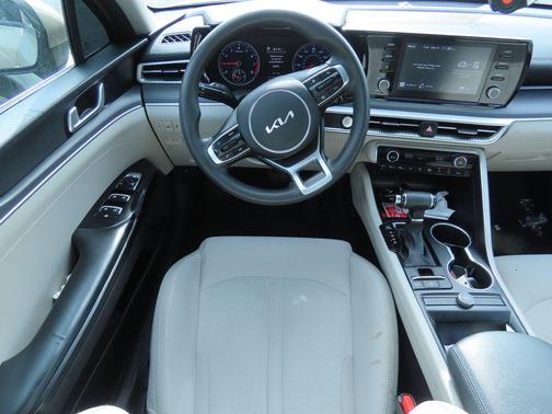 2022 Kia K5 LXS