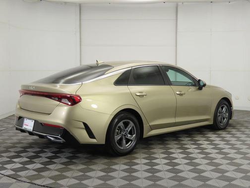 2022 Kia K5 LXS