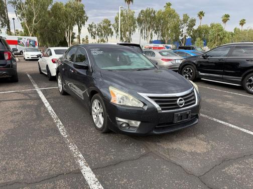 Storm 2015 Nissan Altima 2.5 SV