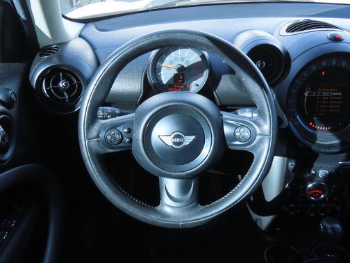 2016 MINI Countryman Cooper