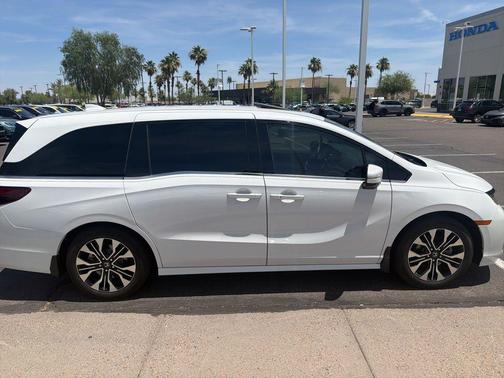 Platinum White 2025 Honda Odyssey Elite
