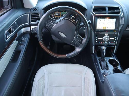 2017 Ford Explorer Platinum