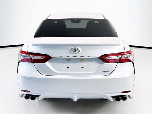 Wind Chill Pearl 2020 Toyota Camry XSE