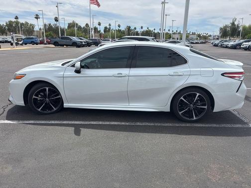 Wind Chill Pearl 2020 Toyota Camry XSE