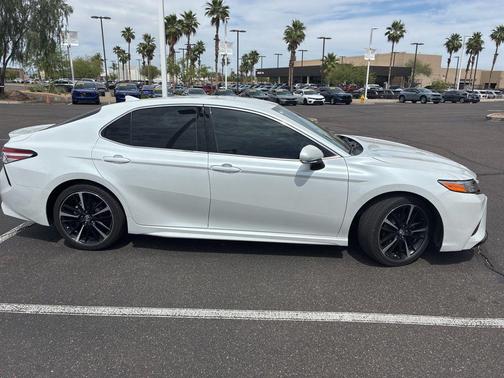 Wind Chill Pearl 2020 Toyota Camry XSE