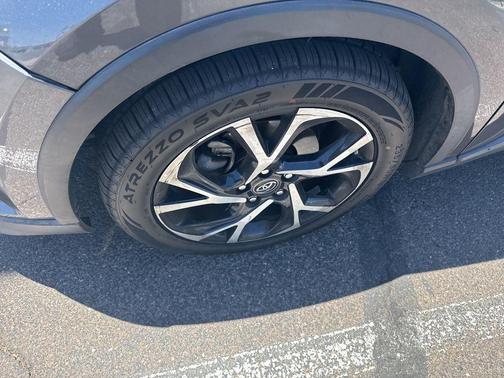 Magnetic Gray Metallic 2018 Toyota C-HR XLE