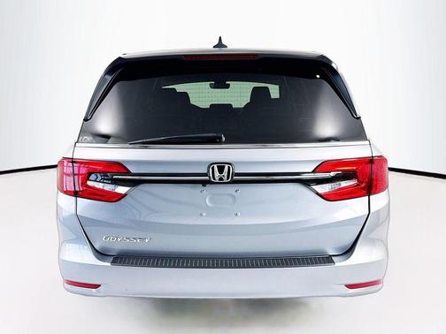 Silver Metallic 2024 Honda Odyssey EX-L