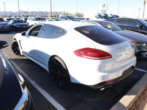 2015 Porsche Panamera 4