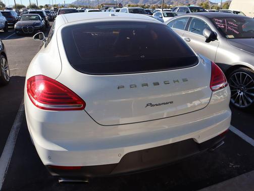 2015 Porsche Panamera 4