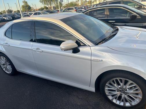 2018 Toyota Camry Hybrid XLE