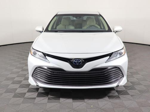 2018 Toyota Camry Hybrid XLE