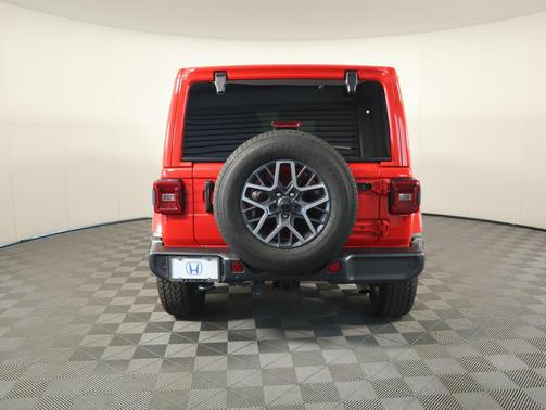 2024 Jeep Wrangler 4-Door Sahara 4x4