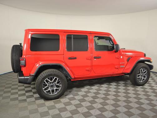 2024 Jeep Wrangler 4-Door Sahara 4x4